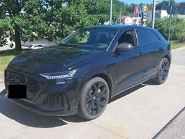 Riskantní manévr na D1: Agresivní řidič Audi vybrzdil vůz přímo před očima policie.