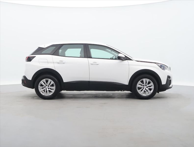 Peugeot 3008 1.2 PureTech 96kW CZ DPH - fotka 8 z 28