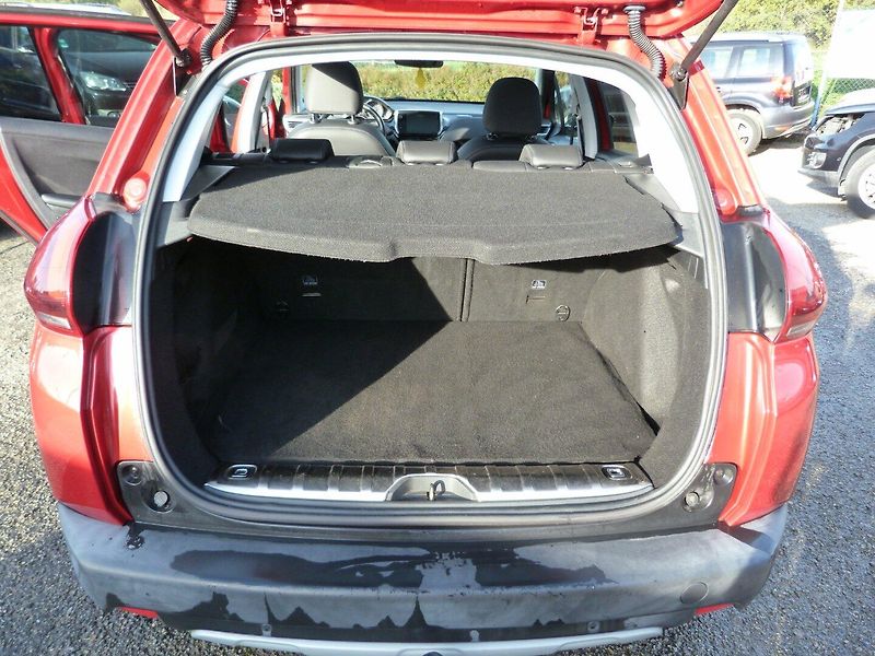 Peugeot 2008 1.2 PureTech Crossway 81 kw - fotka 12 z 20