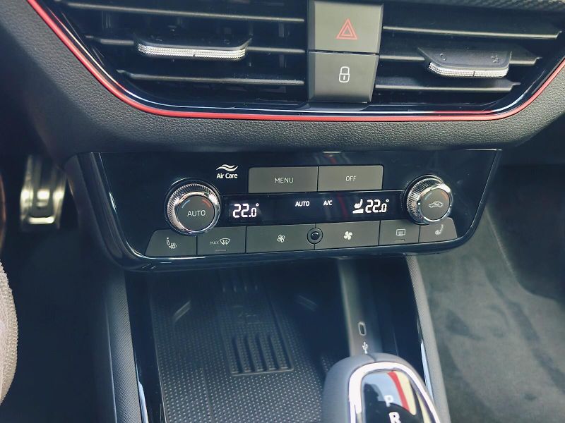 Škoda Scala (2024) 1,5 TSI 110 kW Monte Carlo DSG - fotka 35 z 44