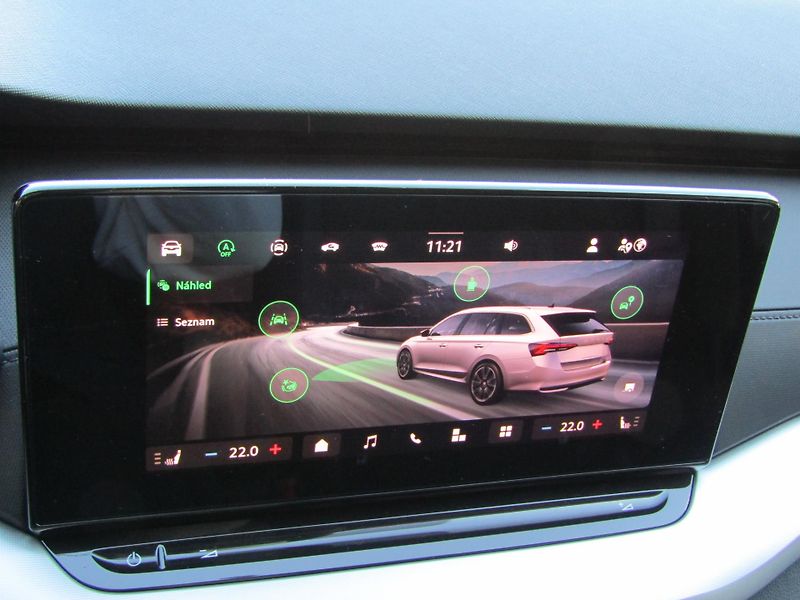 Škoda Octavia IV FL Combi Selection 1.5 TSI - fotka 28 z 30