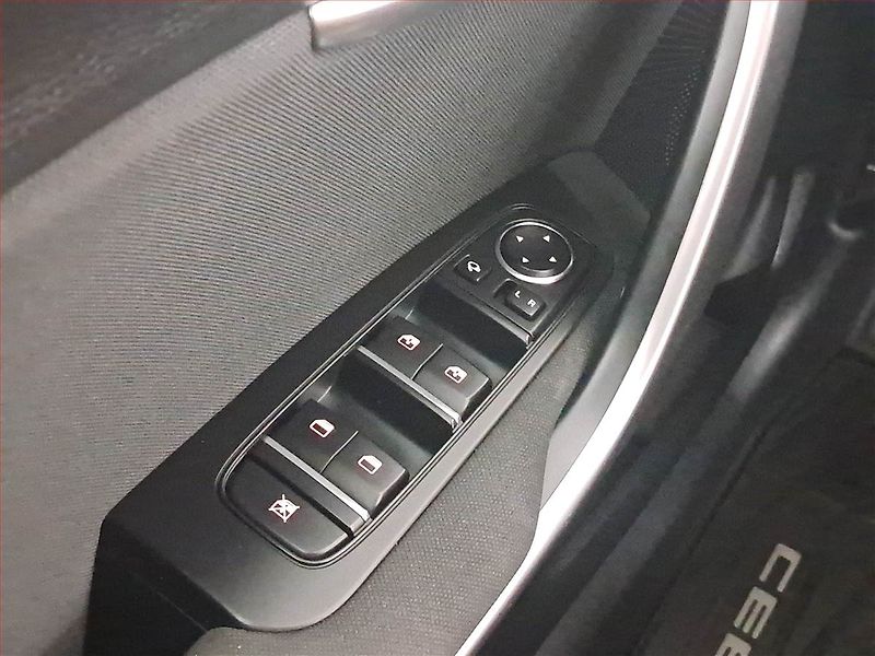 Kia Ceed (2020) Exclusive 1.4 T-GDI - fotka 19 z 20