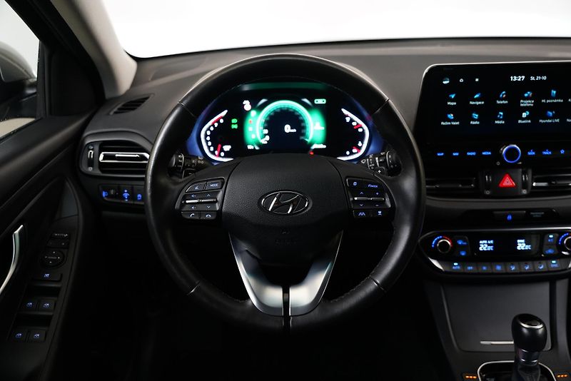 Hyundai i30 - fotka 17 z 24