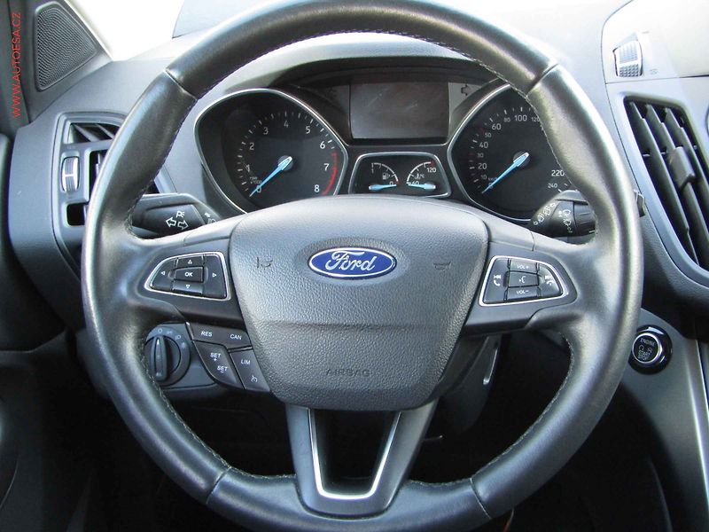Ford Kuga (2019) 1.5 EB, AC, navi, park.asist - fotka 13 z 21