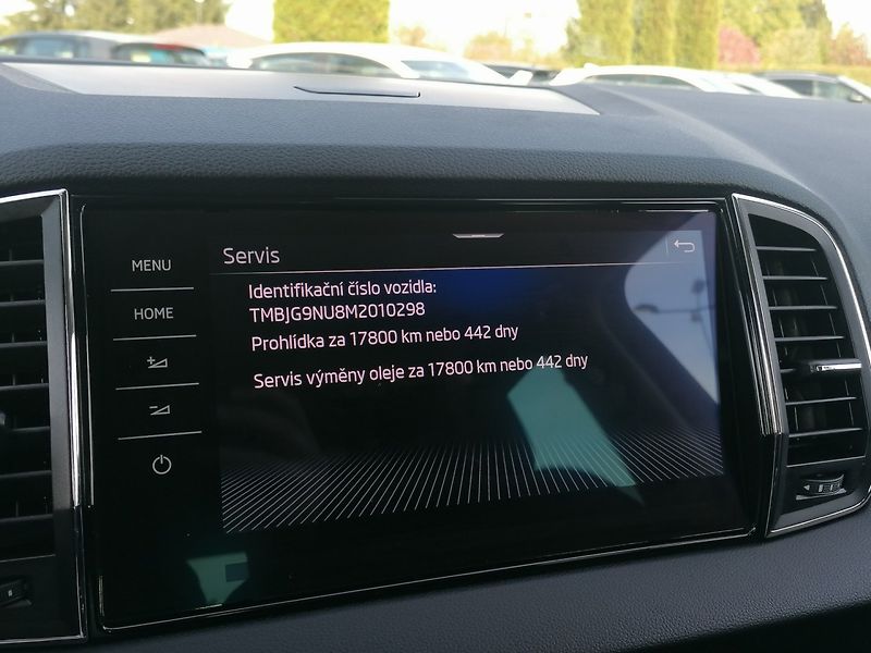 Škoda Karoq (2020) 1.6 TDi Style,Velká Výbava - fotka 29 z 41