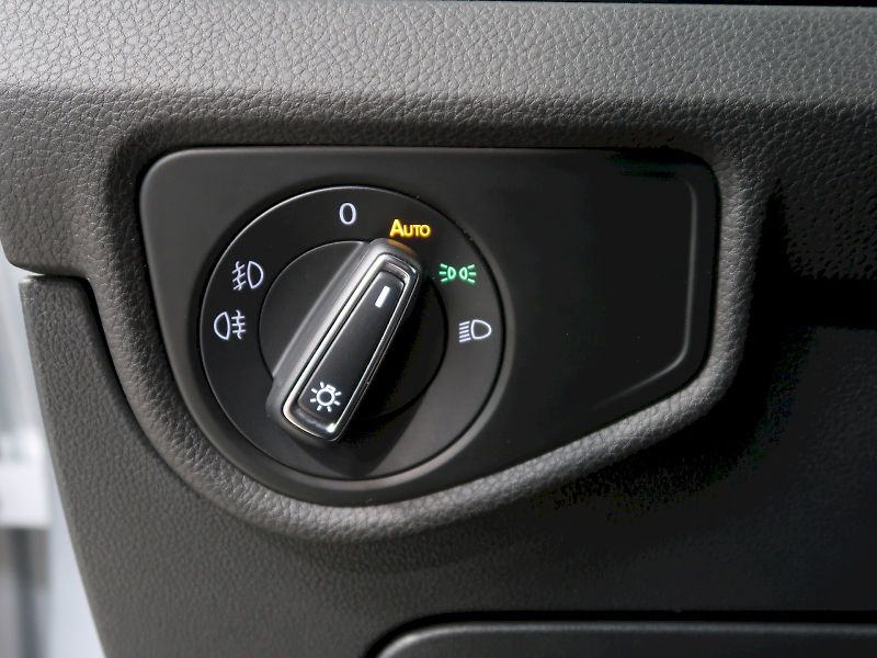 Volkswagen Touran (2022) HIGHLINE 1.5TSI 110KW EVO - fotka 34 z 41