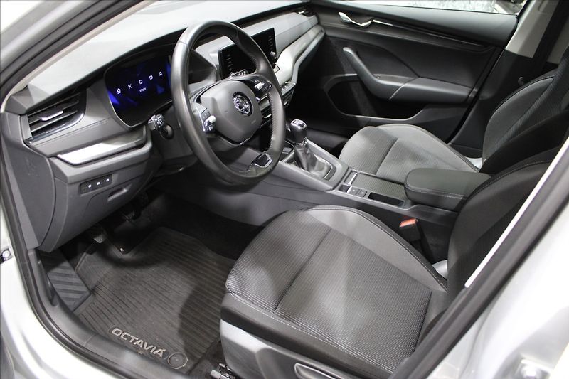 Škoda Octavia 2,0 TDI Ambition 1.majitel CZ - fotka 9 z 32