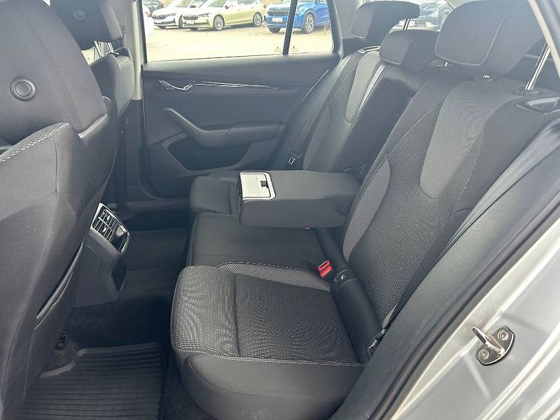 Škoda Octavia Ambition 6MP 2,0TDI - fotka 8 z 23