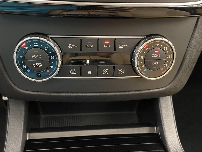 Mercedes-Benz GLE 43 AMG 4MATIC AUT  - fotka 34 z 67