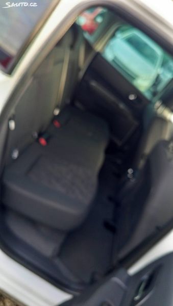 Peugeot 3008 (2012) - fotka 12 z 32