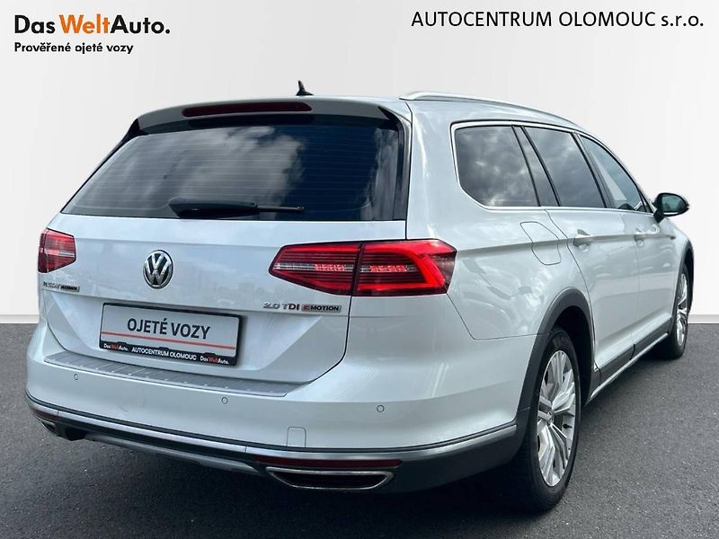 Volkswagen Passat (2015) Variant 2.0 TDI 6DSG 4MOTION A - fotka 2 z 34