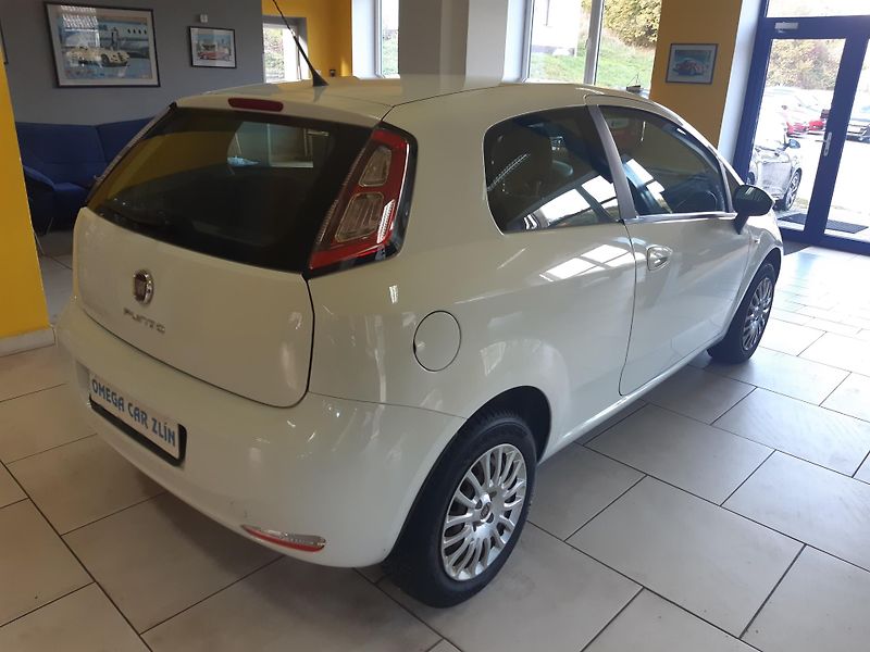 Fiat Punto 1.2 i KLIMA - fotka 6 z 17