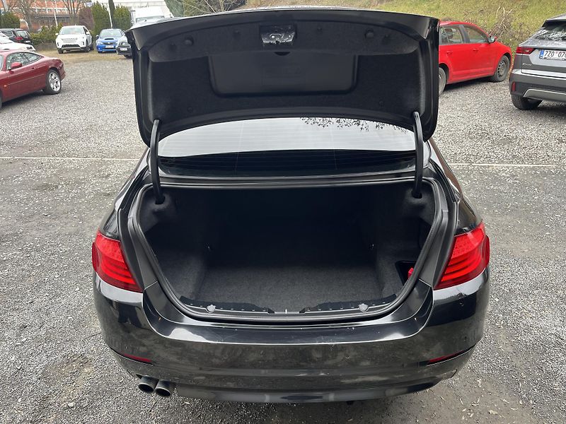 BMW Řada 5 (2014) 2,0D 135Kw NAVI,SV.KŮŽE,XENON - fotka 16 z 17