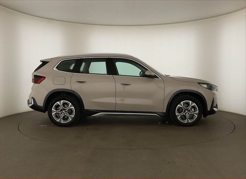 BMW X1 (2026) xDrive20d - fotka 6 z 21