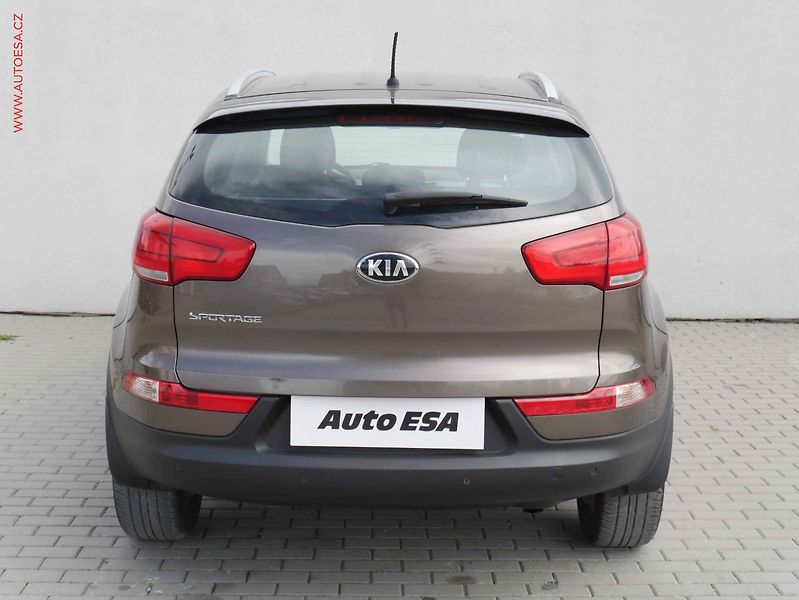 Kia Sportage (2015) 1.6GDi, 2.maj,ČR, AC, tempo - fotka 5 z 18