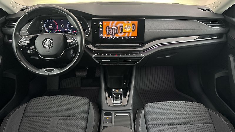 Škoda Octavia 2.0 TDI DSG Style Combi - fotka 8 z 28