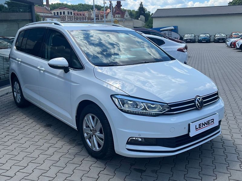 Volkswagen Touran 2.0 TDI/110kW Comfortline DSG - fotka 23 z 24