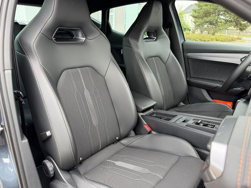 Cupra Formentor VZ 2,0 TSi/180kW - DSG,TZ,.... - fotka 70 z 106