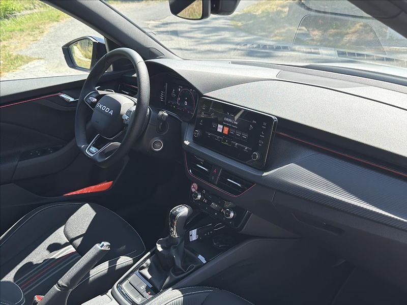 Škoda Kamiq 1,5 TSI 110 kW DSG Monte Carlo - fotka 10 z 36