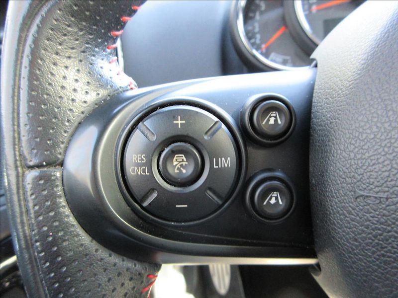 Mini Countryman 2,0 SD ALL4, JCW, Panorama, No - fotka 26 z 31