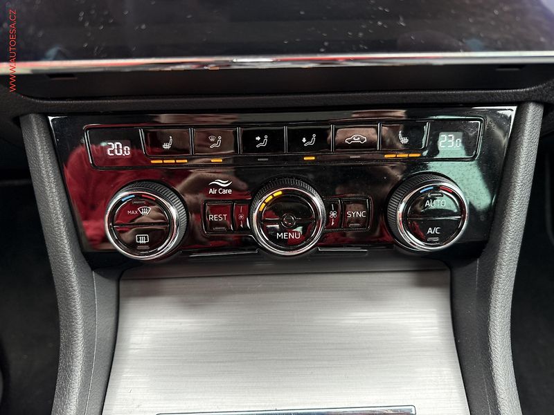 Škoda Superb (2019) 2.0 TDi, ČR, Style, DSG, LED - fotka 20 z 23