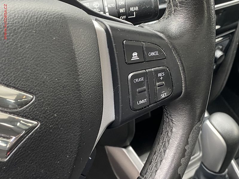 Suzuki Vitara (2019) 1.4B-Jet, Style, AT, panor - fotka 13 z 19