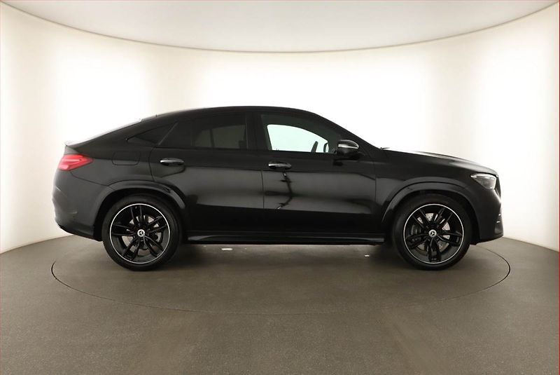 Mercedes-Benz GLE (2025) 450 d 4MATIC, AMG Line, Vzduch - fotka 6 z 20