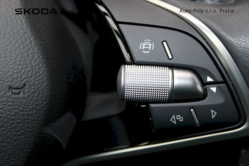 Škoda Karoq (2024) 2,0 TDI 110kW Top Selection - fotka 12 z 28