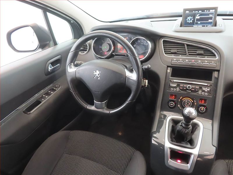 Peugeot 5008 (2015) 1.6 BlueHDi, Navi, Tempomat - fotka 7 z 15