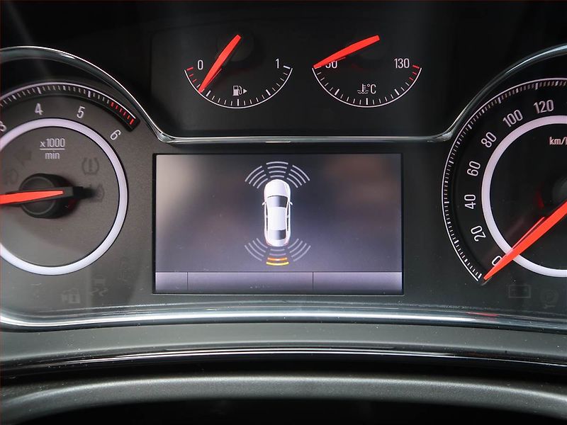 Opel Insignia (2014) 2.0 CDTI, Serv.kniha, Xenony - fotka 13 z 16
