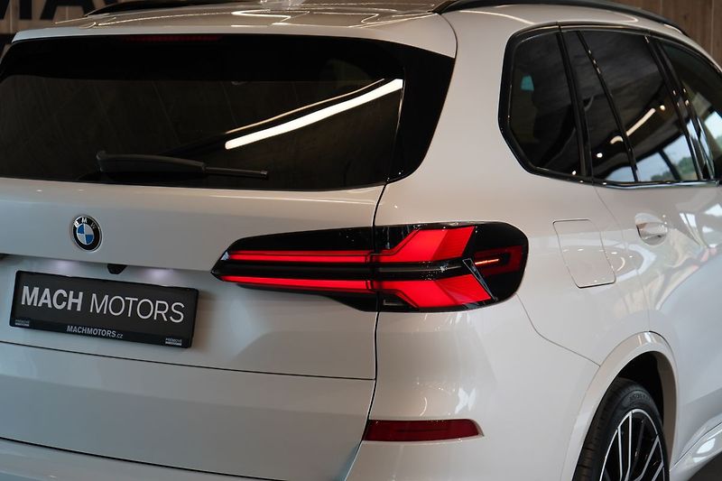 BMW X5 40d xDrive, Vzduch, Tažné, HUD - fotka 10 z 47