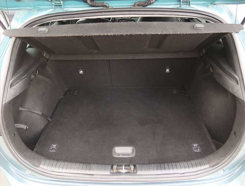 Kia Ceed (2022) Gold 1.5 T-GDI, Serv.kniha - fotka 14 z 19