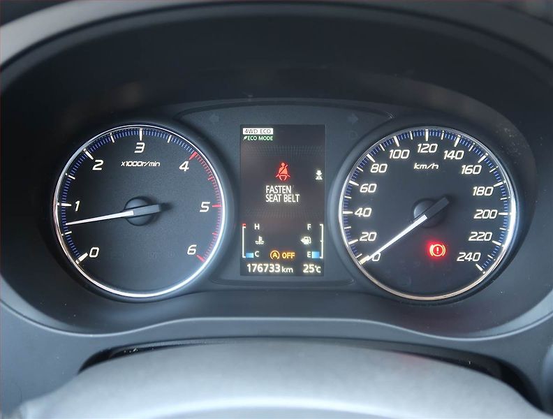 Mitsubishi Outlander (2014) 2.2 DI-D, 4X4, Navi, Tempomat - fotka 11 z 19