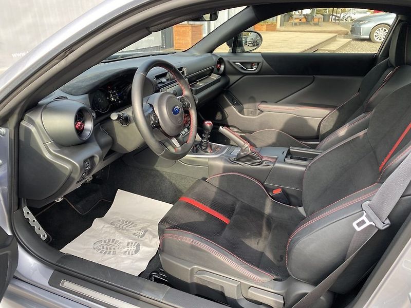 Subaru BRZ 2.4i, ČR, Limited, manual - fotka 8 z 25