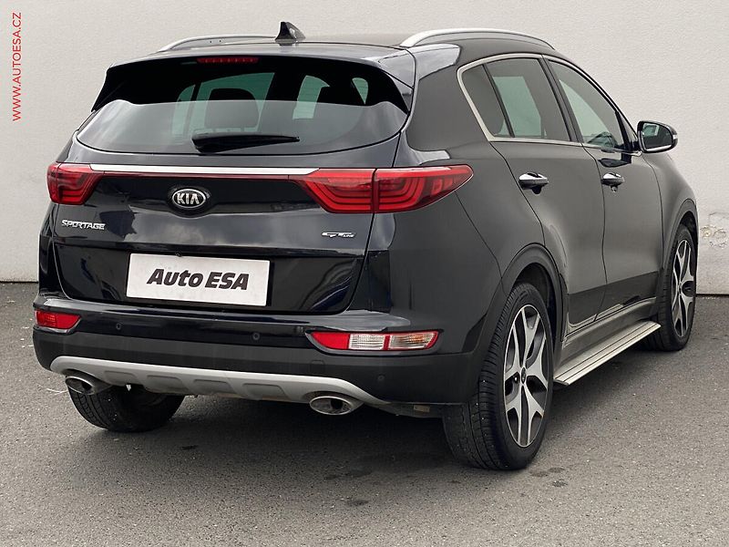 Kia Sportage (2016) 2.0 CRDi, GT Line, panor - fotka 4 z 20