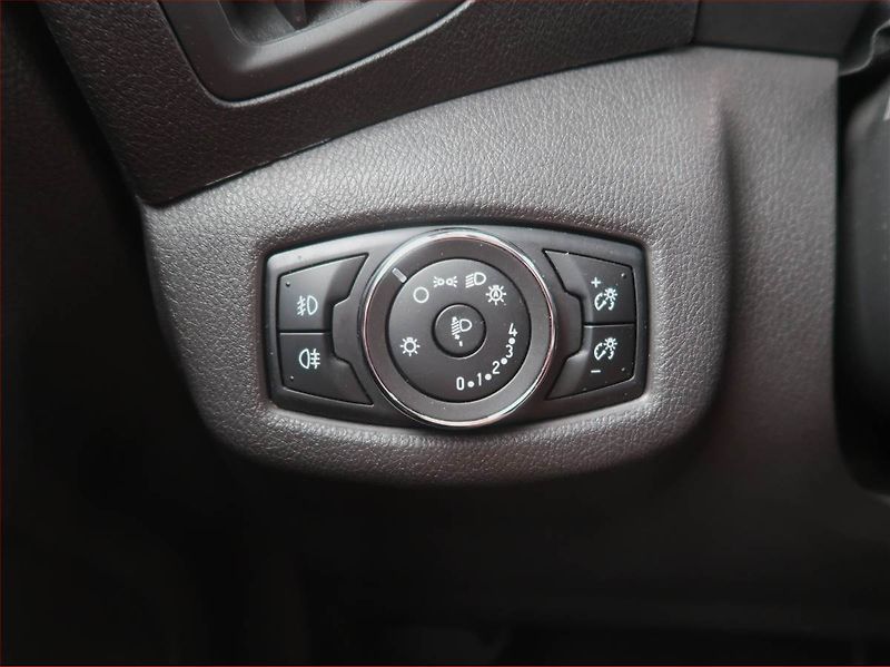 Ford Tourneo Connect (2017) Maxi Titanium 1.5 TDCi, 7Míst - fotka 17 z 25