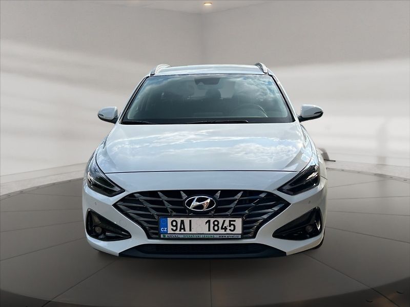 Hyundai i30 1,5 T-GDI Smart 5d - fotka 2 z 11