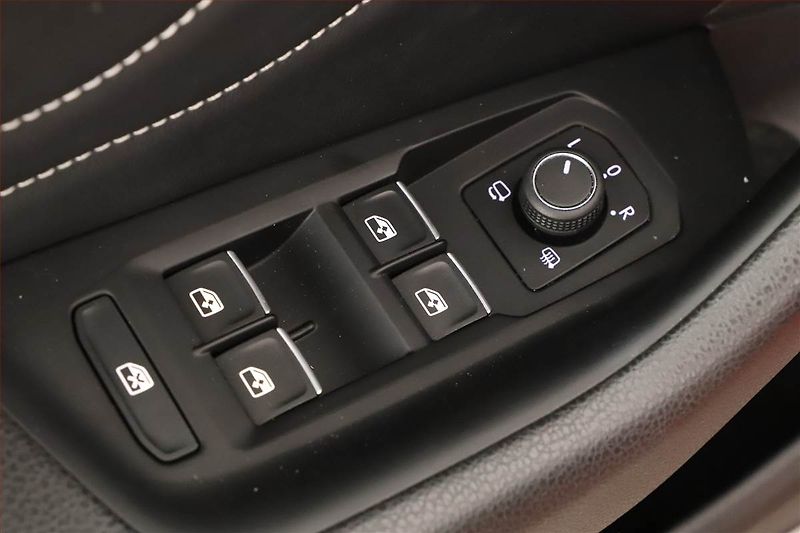 Volkswagen Arteon (2023) 2.0 TSI - fotka 9 z 20