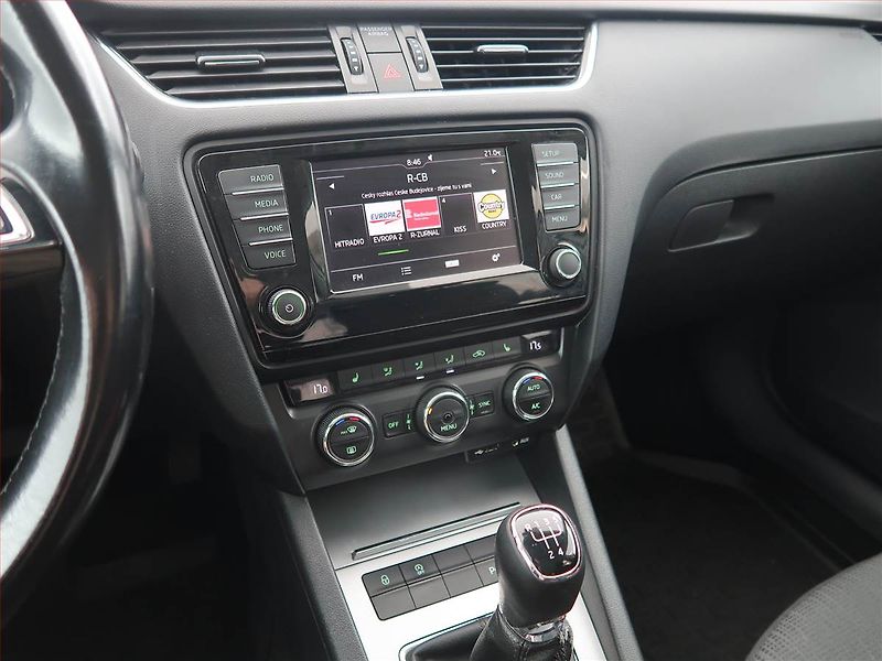 Škoda Octavia (2017) 1.6 TDI, Tempomat - fotka 12 z 19