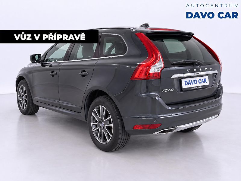 Volvo XC60 2,4 D5 158kW AWD Aut. Momentum - fotka 4 z 12