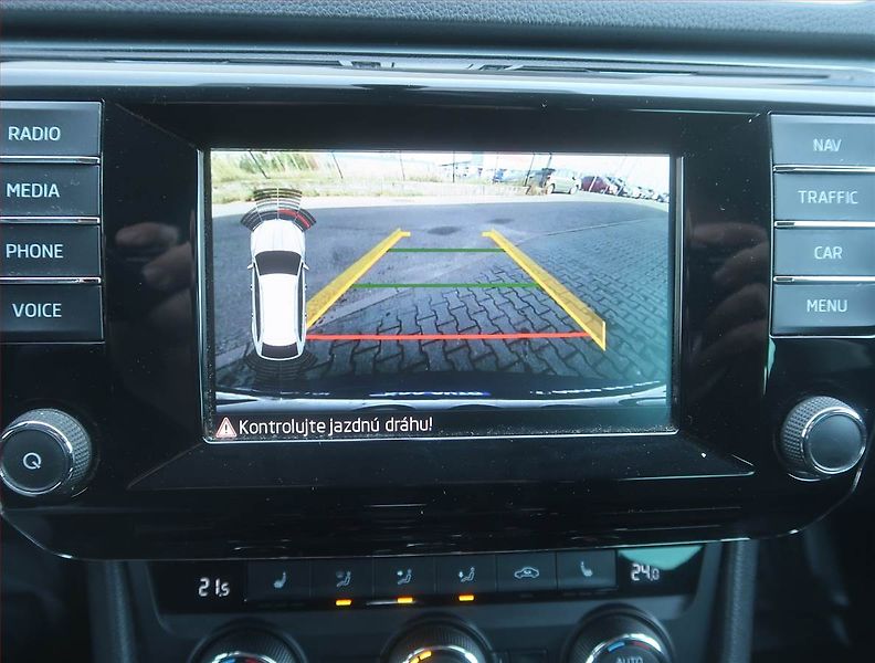Škoda Superb (2016) Ambition 1.6 TDI, Automat - fotka 16 z 18