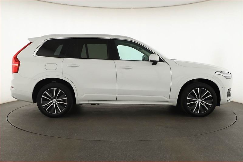 Volvo XC90 (2021) B5 AWD - fotka 6 z 21