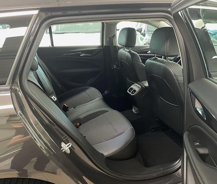 Opel Insignia ST 2,0CDTi 128kW 4X4, ČR - fotka 14 z 30