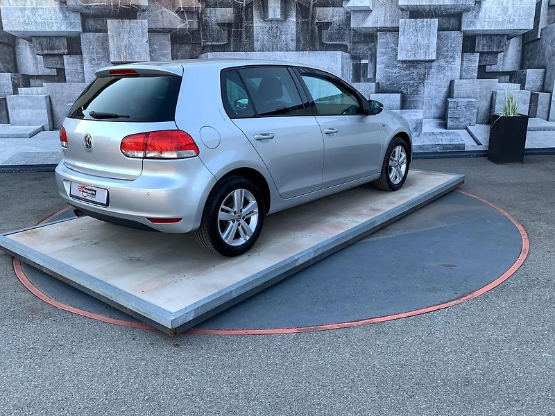 Volkswagen Golf (2012) 1.2TSi, 77KW, MATCH - fotka 6 z 21