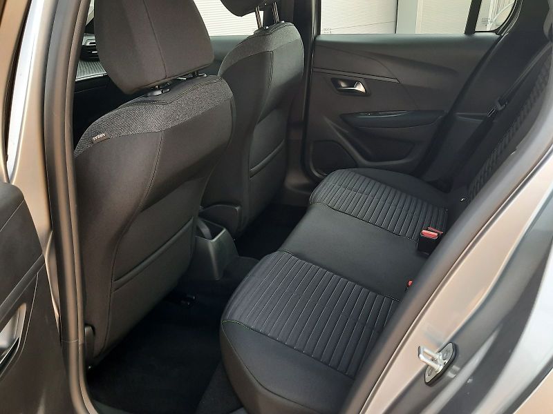 Peugeot 208 (2026) BUSINESS 1.2 TURBO 100k MAN6 - fotka 10 z 14