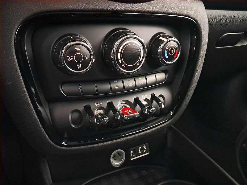 Mini Clubman (2018) Cooper, Navi, Tempomat - fotka 16 z 20