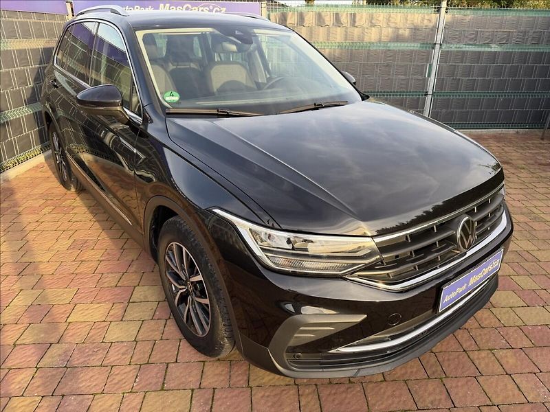 Volkswagen Tiguan 2.0 TDI Life ACC - fotka 3 z 23