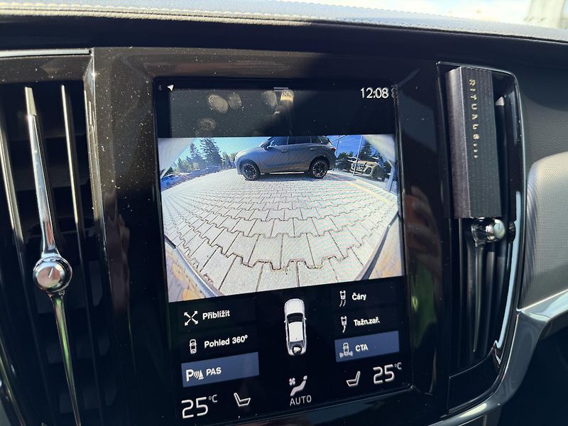 Volvo S90 (2020) 228kW T6 AWD R-DESIGN HUD K360 - fotka 41 z 47