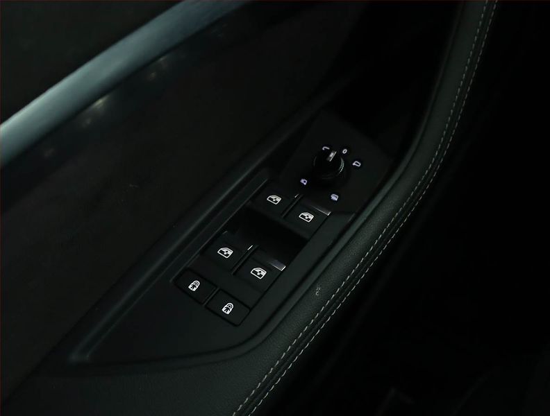 Audi e-tron (2020) S-Line 50 quattro - fotka 15 z 19