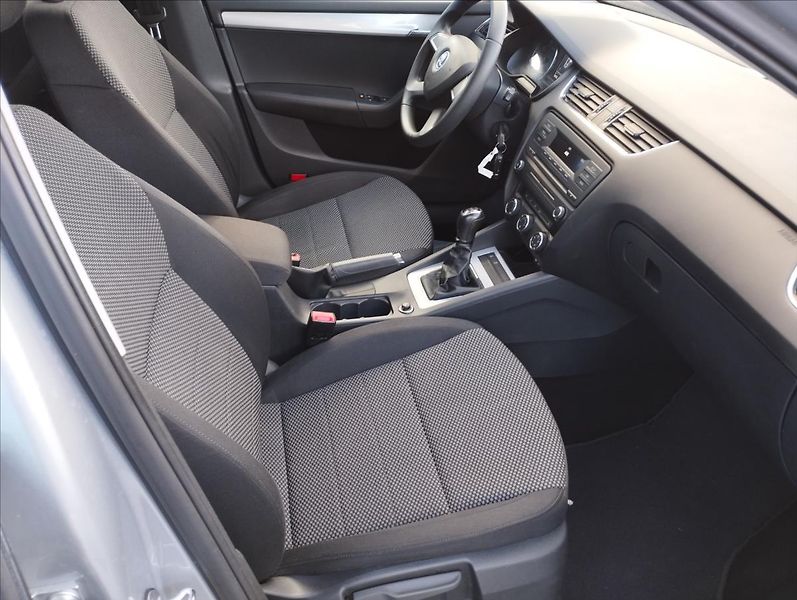 Škoda Octavia 1,2 TSI 77kW Elegance Combi - fotka 8 z 16